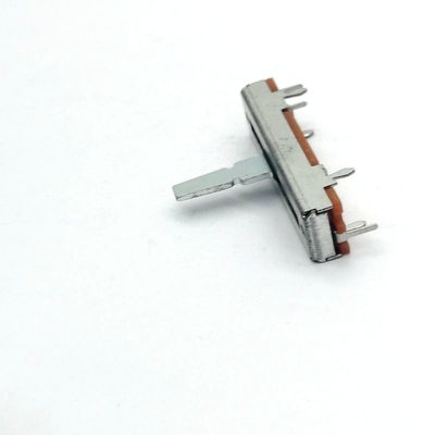 1000ohm 50k โพเทนชิโอมิเตอร์แบบสไลด์ 20 มม. หม้อสไลด์แบบมีมอเตอร์ AC 300V